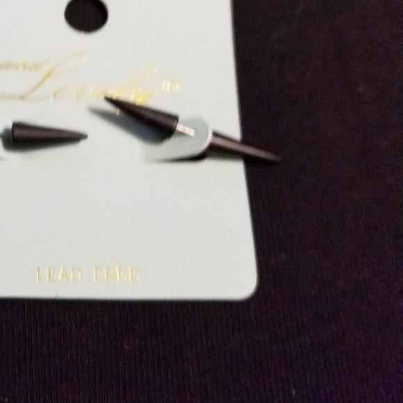 Spike Earrings - Picture 2 of 4
